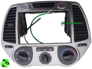 Hyundai i20 AC Heater Control Panel Clock Hazard Switch 97250-1J800 2010