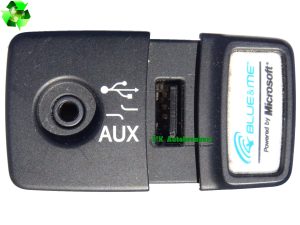 Fiat 500 USB AUX Blue Me Socket 735547937 Genuine 2008-2017
