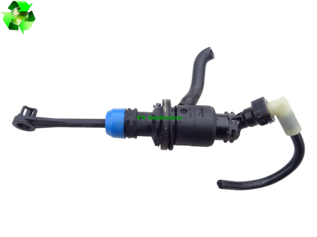 Nissan Qashqai Clutch Master Cylinder 306104BG1B Genuine 019