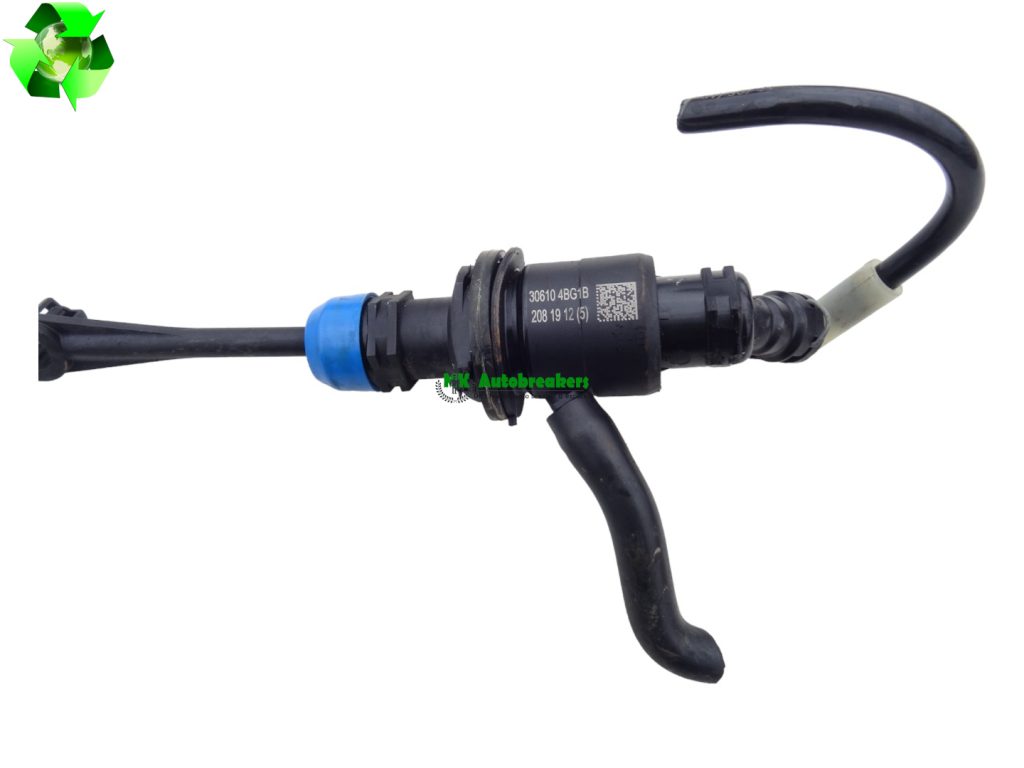 Nissan Qashqai Clutch Master Cylinder 306104BG1B Genuine 019