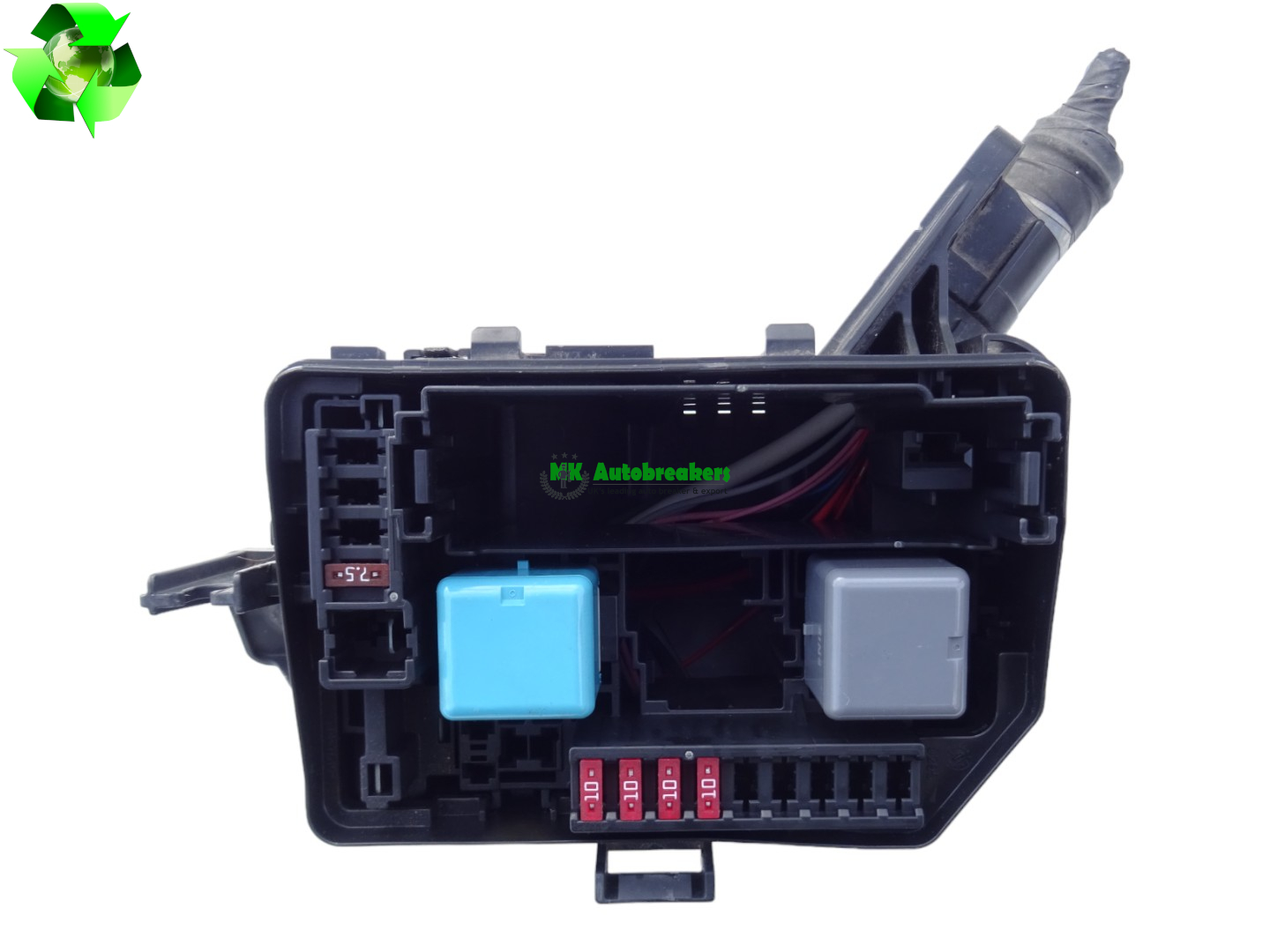 Toyota Yaris Fuse Relay Box 826310D040 Genuine 2014