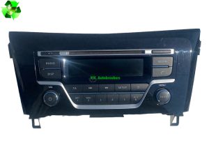 Nissan Qashqai Radio Stereo CD Player 264106PA1A Genuine 2015