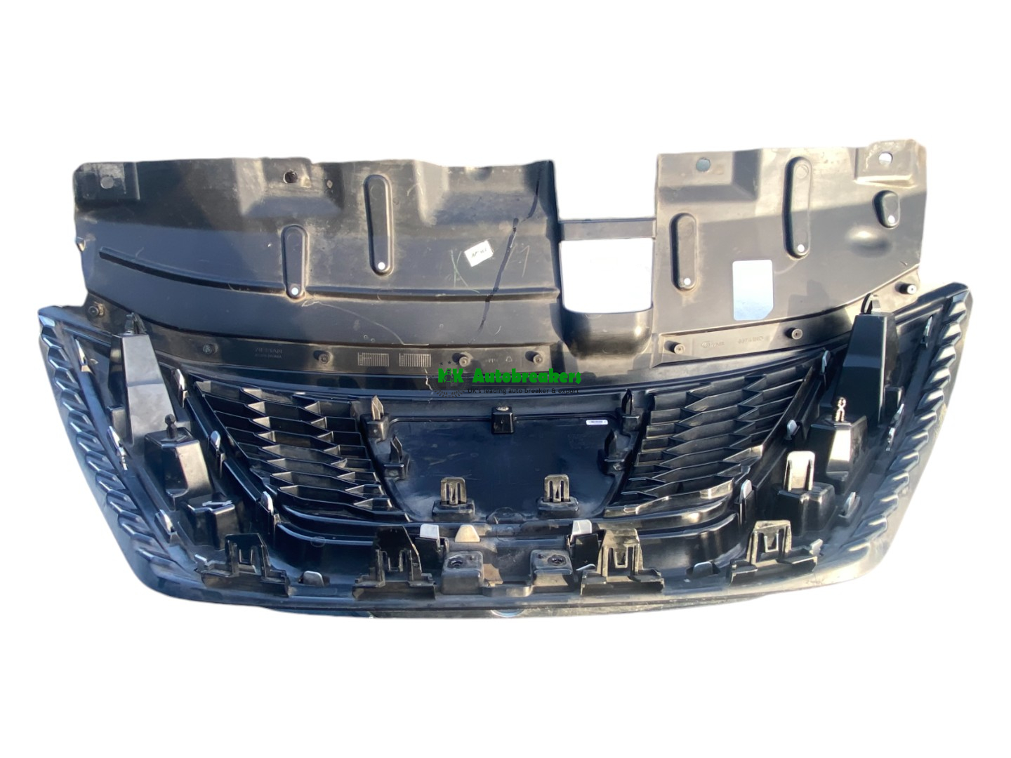 Nissan Qashqai Bumper Grille 62890HV01A Front Genuine 2018