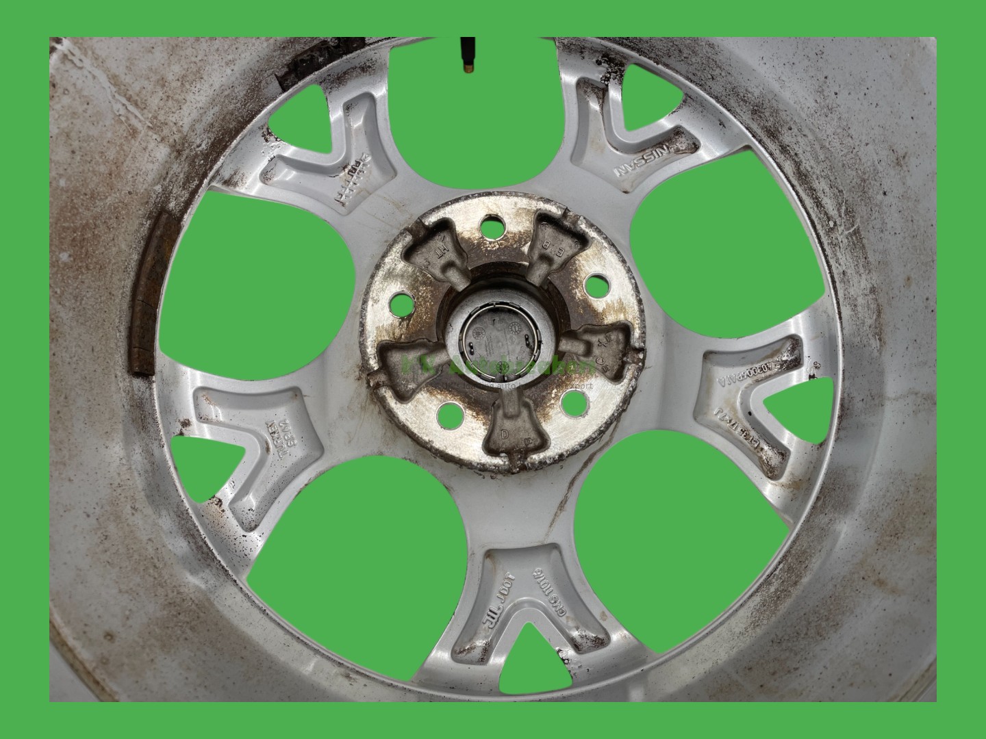 Nissan Juke Alloy Wheel 17X7J 403006PA1A Genuine 2020