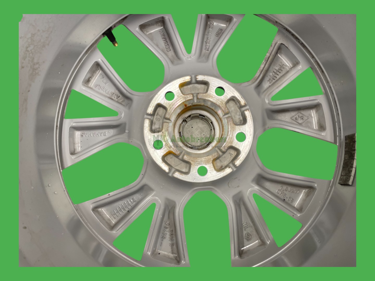 Renault Captur Alloy Wheel 403002111R 7JX17 Genuine 2021