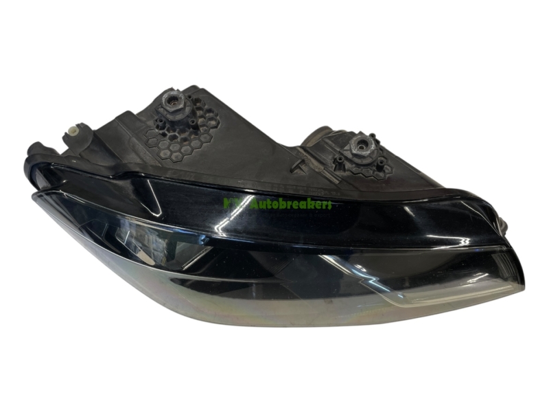 Volkswagen Caddy Headlight 2K2941016B Right Genuine 2018 - Image 3