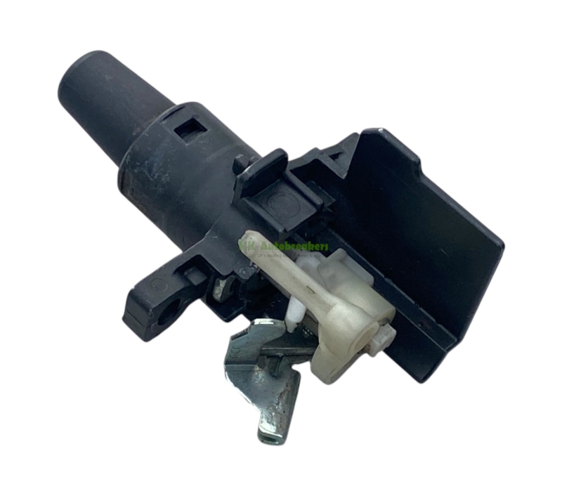 Tailgate release button aygo c1 108 b001045180 genuine 2016 6 | mk autobreakers ltd Tailgate Release Button Aygo C B Genuine