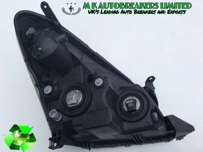 Toyota Corolla Verso From 04-07 Headlight Passenger Side (Breaking For Parts) - Image 3