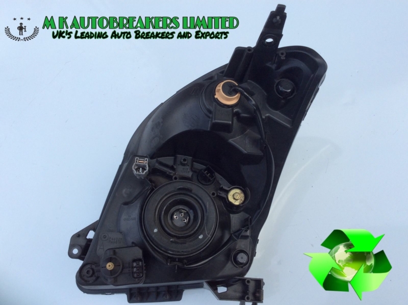 Suzuki Swift Model From 2005-2009 Head Light Driver Side O/S (Breaking For Parts - Image 4
