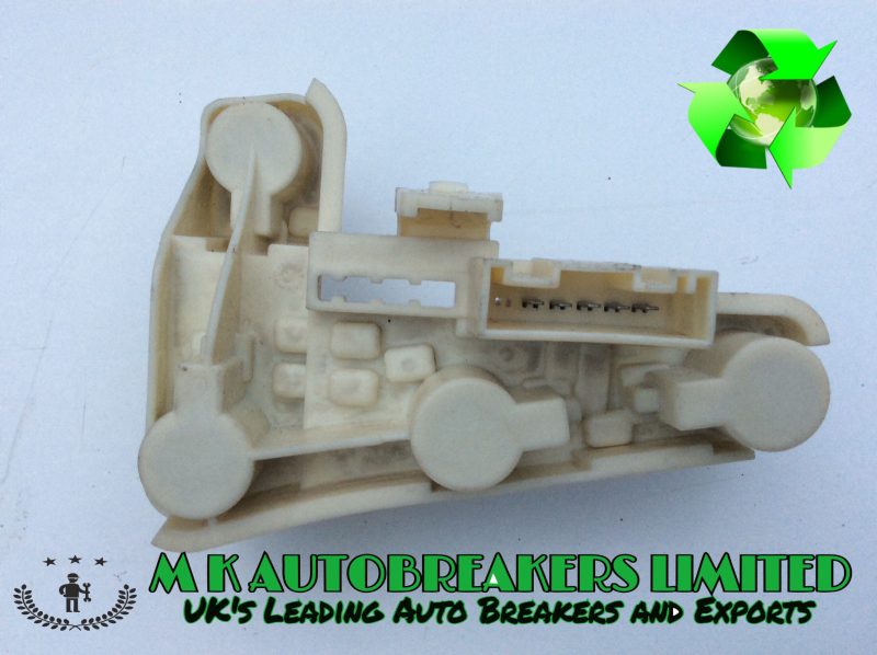 BMW 3 Series E90 From 05-08 Rear Bulb Holder Passenger Side (Breaking For Parts) - Image 3