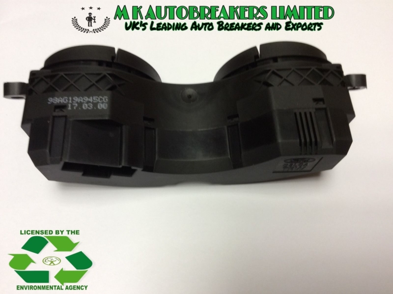 Ford Focus From 00-04 AC Screen Demister and Air Recirculating Switch (Breaking) - Image 3