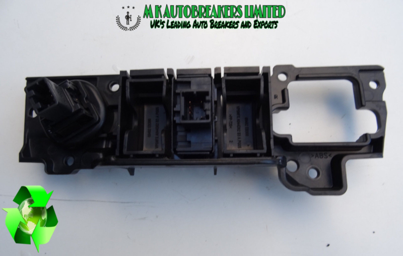 Nissan NV200 From 10-16 Hazard Warning And Window Lock Switch (Breaking Parts) - Image 3
