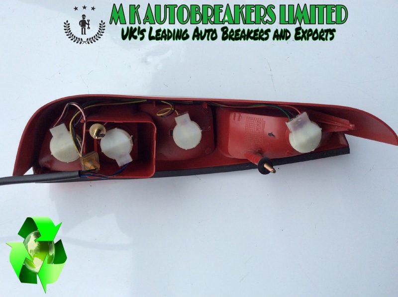 Peugeot 807 From 02-10 Rear Light Passenger Side (Breaking For Spare Parts) - Image 4