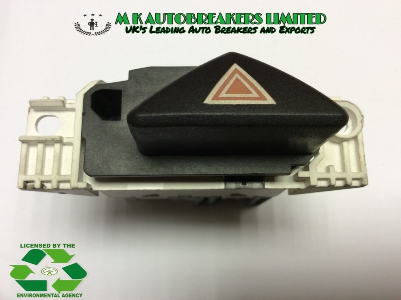Ford Focus From 00-04 Flashing Hazard Warning Switch Relay (Breaking For Parts) - Image 3