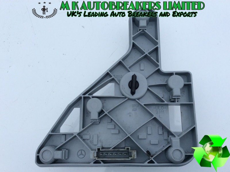 Mercedes CClass 203 Saloon From 01-04 Rear Bulb Holder Passenger Side (Breaking) - Image 3