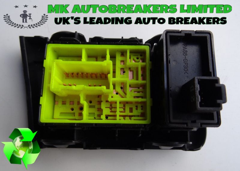 Nissan NV200 From 10-16 Wing Mirror Adjuster Switch (Breaking For Parts ) - Image 3