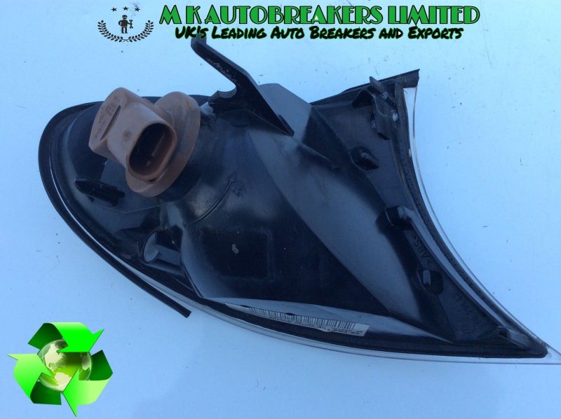 BMW E46 From 01-05 Front Indicator Light Passenger side (Breaking For Parts) - Image 3