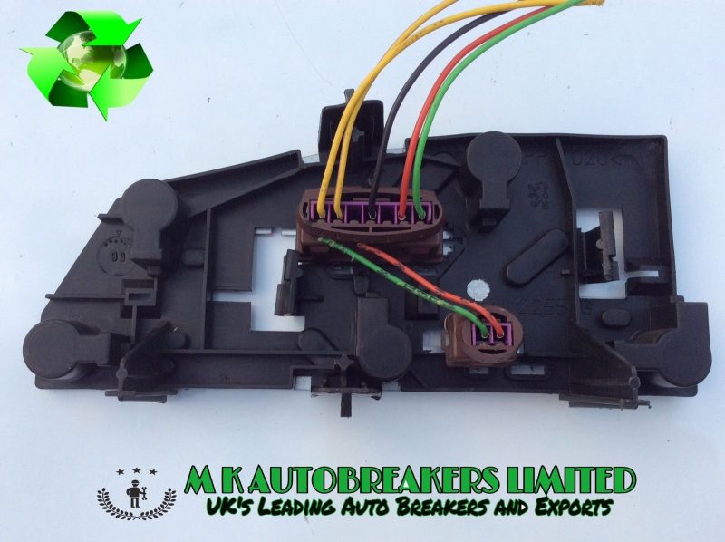 Peugeot 406 From 1996-1999 Rear Bulb Holder Passenger Side (Breaking For Parts) - Image 4