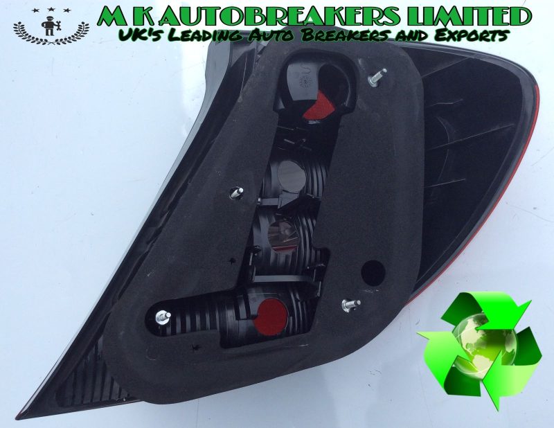 Mercedes C Class CL203 Coupe 04-07 Rear Light Passenger Side (Breaking For Part - Image 3